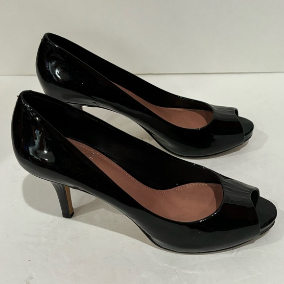 VINCE CAMUTO Women’s Black Patent Leather Peep Toe Heels - size 7.5 - Picture 5 of 7